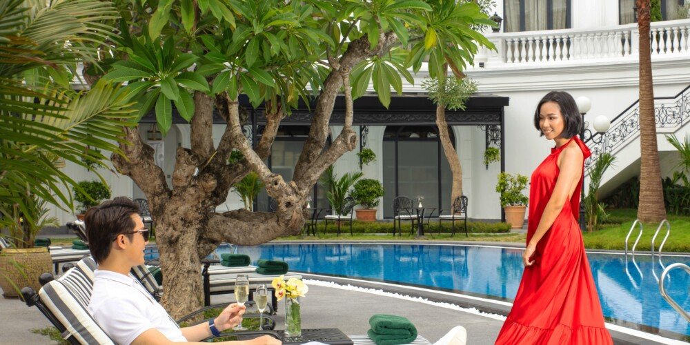 Silk Path Grand Hue: Lujo Histórico y Encanto Contemporáneo en Hue